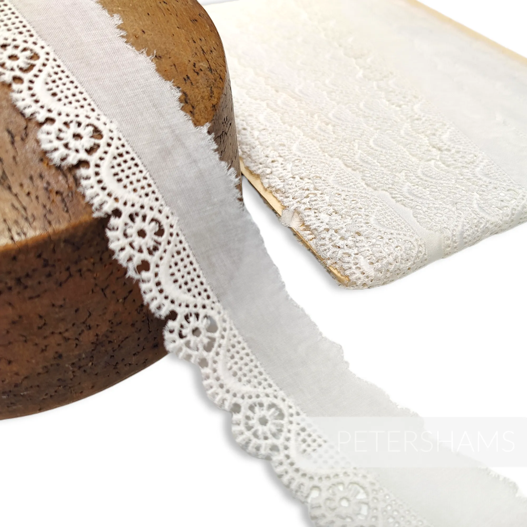 Floral Wave Vintage 1950/60s Austrian Cotton Lace - 1m