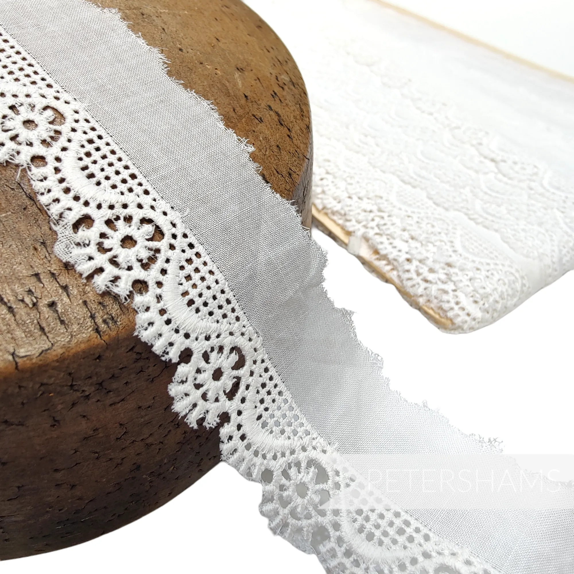 Floral Wave Vintage 1950/60s Austrian Cotton Lace - 1m