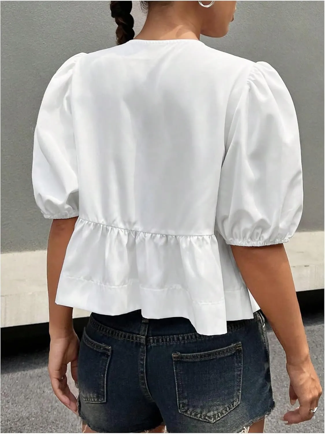 Verdusa Women's Tie Front Round Neck Puff Sleeve Blouse Ruffle Hem Peplum Top